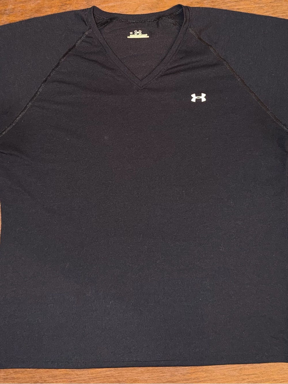 Under Armour Black V-Neck Athletic Tee sz Large